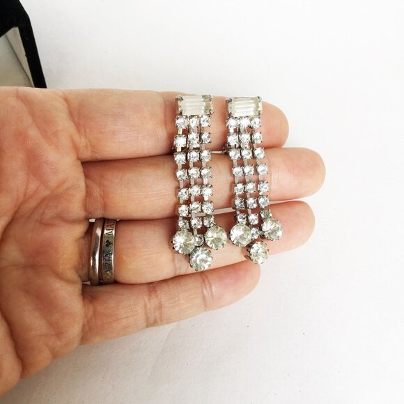 Long Clear Rhinestones Dangles Clip On Earrings Silver Tone Prom Fancy Jewelry - Picture 2 of 5